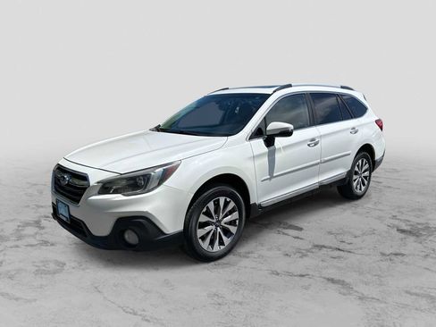 Used 2018 Subaru Outback 3.6R Touring AWD/4WD image 1