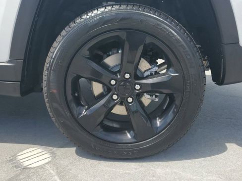 New 2025 Jeep Grand Cherokee Limited w/ Black Appearance Package image 7