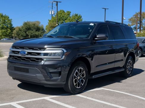 Used 2022 Ford Expedition XLT image 7