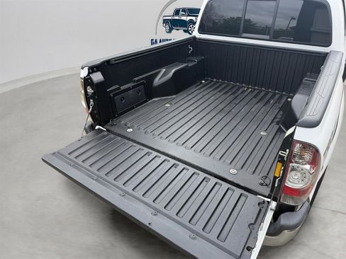 Used 2015 Toyota Tacoma 4x4 Double Cab w/ TRD Off-Road Package image 11