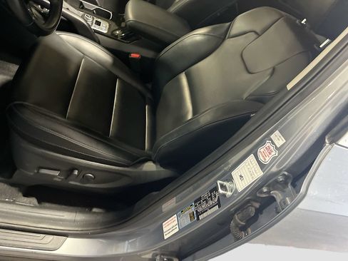 Used 2025 Kia Telluride S AWD/4WD image 18