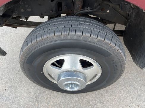 Used 1999 Ford F350 XLT image 22