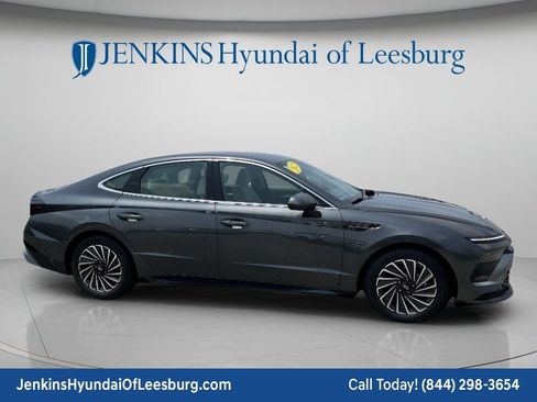Used 2025 Hyundai Sonata SEL FWD image 3