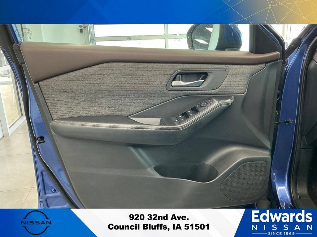 Used 2021 Nissan Rogue SV AWD/4WD image 19