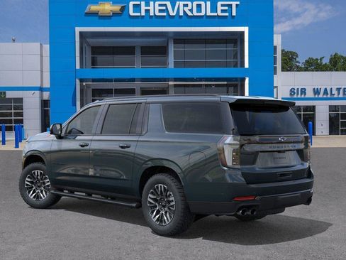 New 2026 Chevrolet Suburban Z71 w/ Comfort Package AWD/4WD image 3