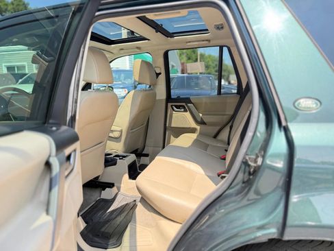 Used 2010 Land Rover LR2 HSE AWD/4WD image 14