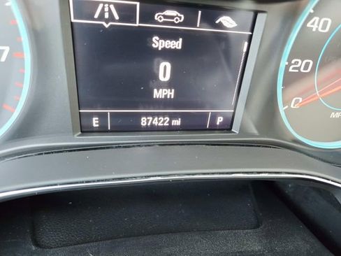 Used 2018 Chevrolet Cruze LT w/ Convenience Package image 19