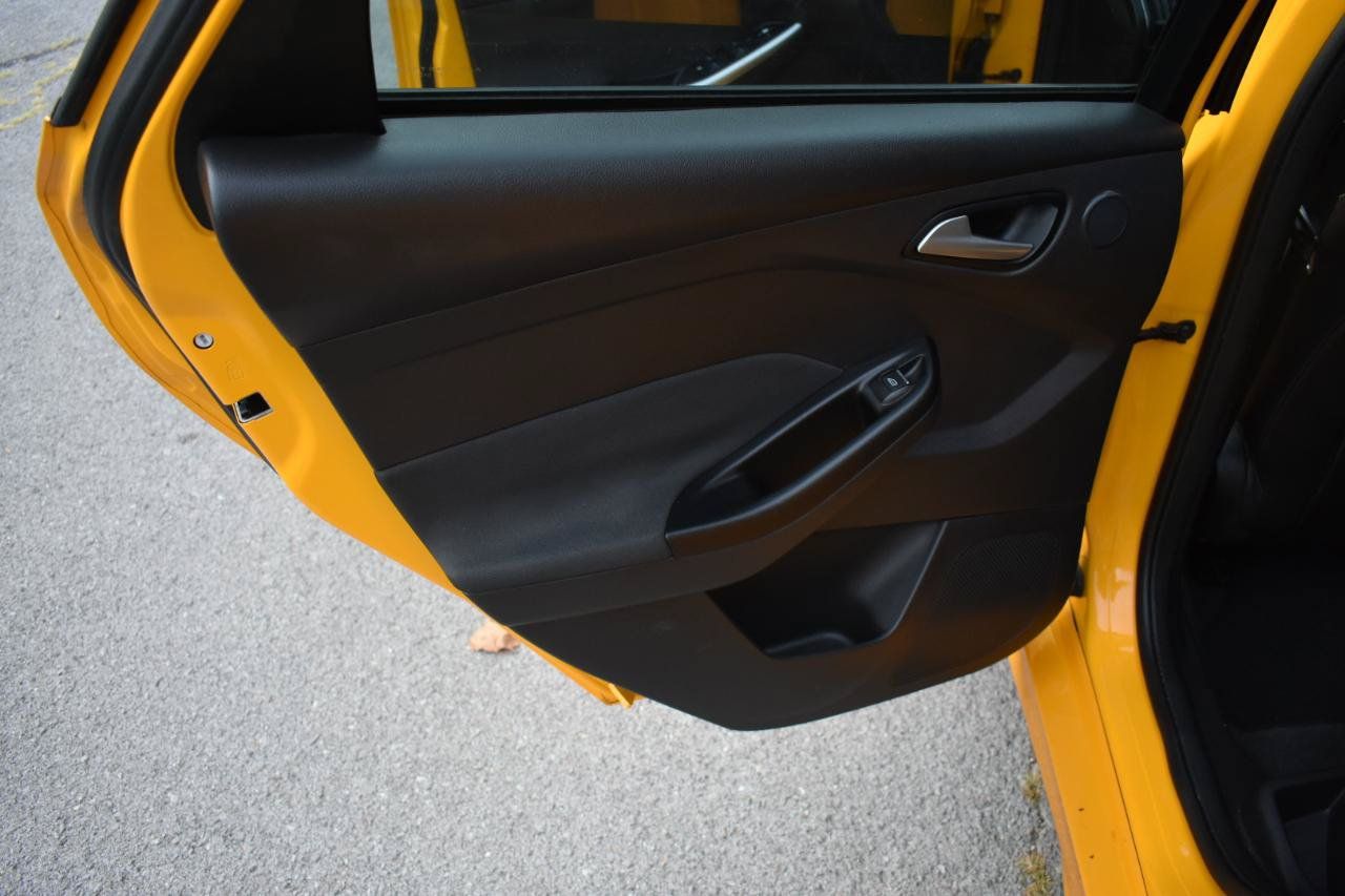 Used 2013 Ford Focus ST FWD image 16
