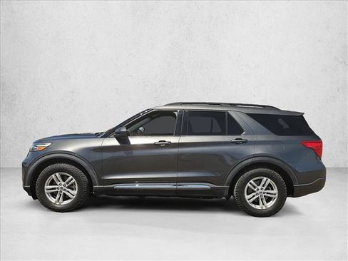 Used 2020 Ford Explorer XLT w/ Equipment Group 202A RWD image 10