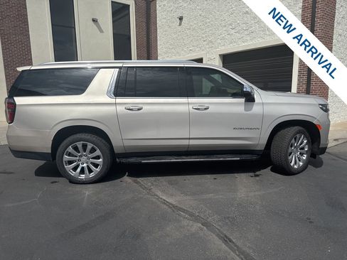 Used 2022 Chevrolet Suburban Premier AWD/4WD image 8