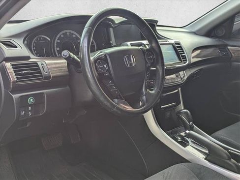 Used 2016 Honda Accord EX image 3