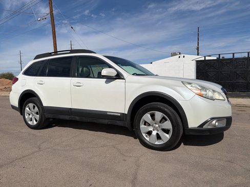 Used 2010 Subaru Outback 2.5i Limited image 10