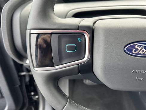 Certified 2025 Ford Expedition Active image 13