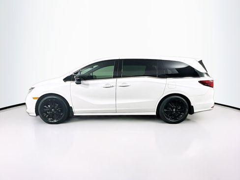Used 2024 Honda Odyssey Sport image 4