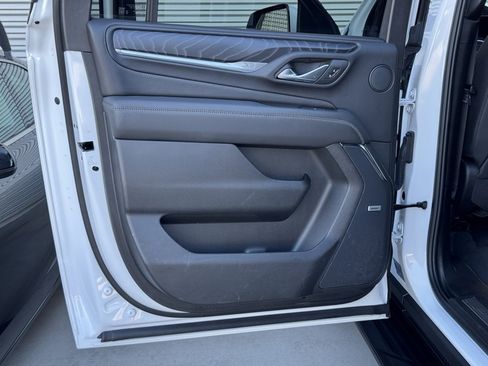 Used 2024 GMC Yukon XL Denali image 27