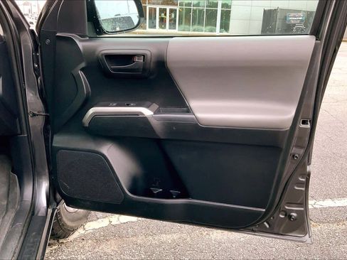Used 2019 Toyota Tacoma SR5 image 22