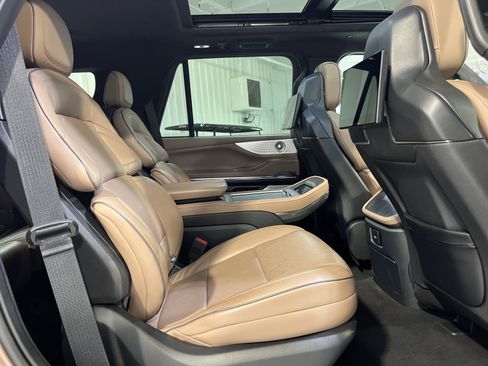 Used 2025 Lincoln Navigator Black Label image 22