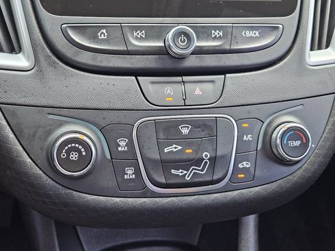 Certified 2025 Chevrolet Malibu RS FWD image 22