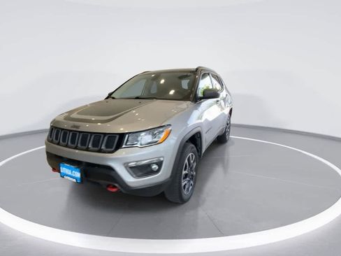 Used 2019 Jeep Compass Trailhawk AWD/4WD image 4