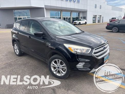 Used 2017 Ford Escape SE AWD/4WD image 1