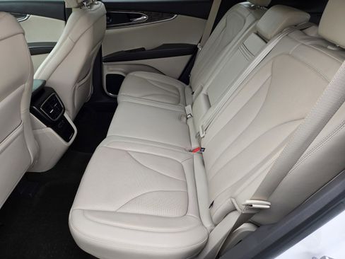 Used 2019 Lincoln Nautilus Reserve AWD/4WD image 12