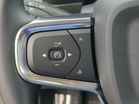 Certified 2026 Volvo XC40 B5 Plus AWD/4WD image 22