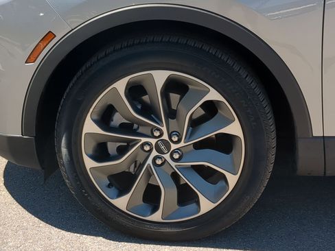 Used 2023 Lincoln Nautilus Reserve image 9