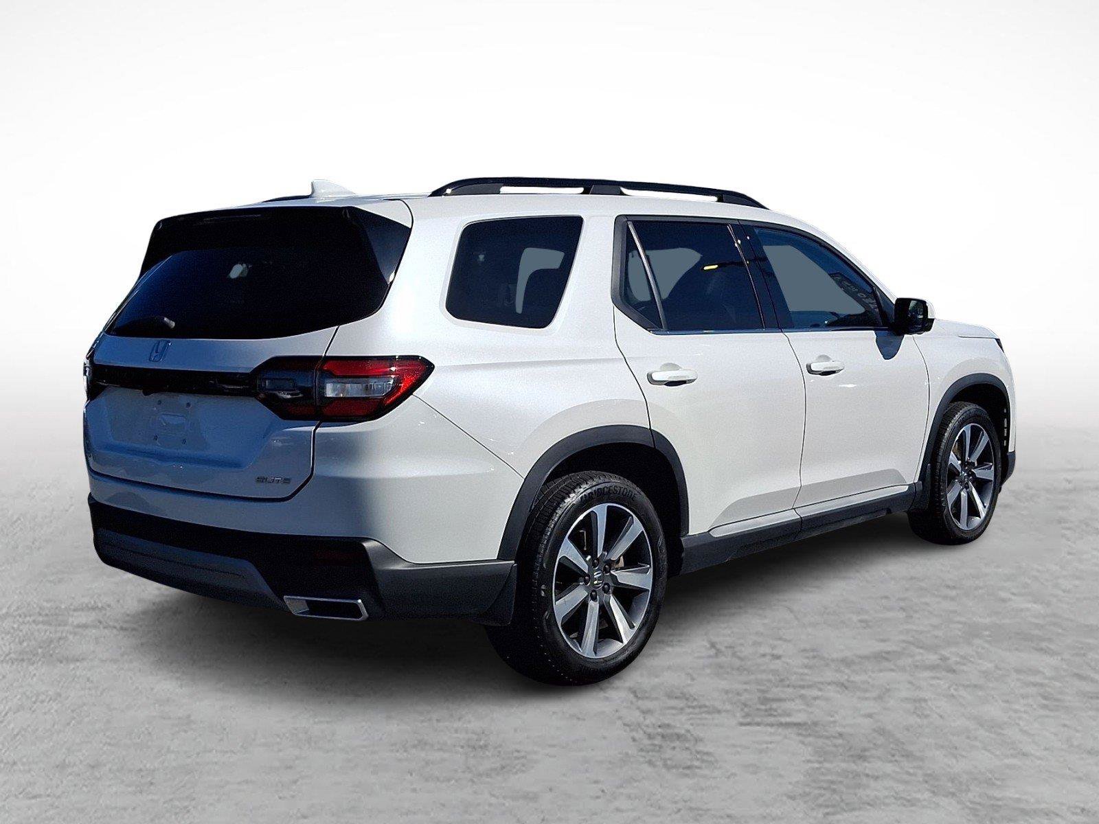 Used 2025 Honda Pilot Elite image 6