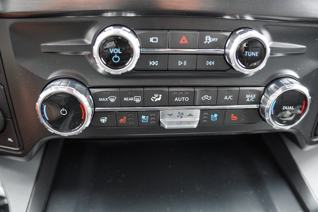 New 2027 Ford F350 Lariat w/ Black Appearance Package AWD/4WD image 17