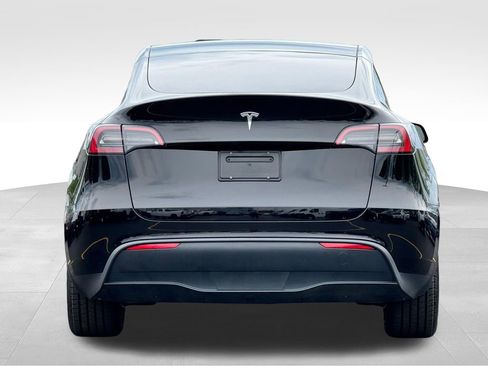Used 2025 Tesla Model Y Long Range RWD image 6