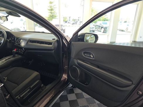 Used 2022 Honda HR-V EX image 39