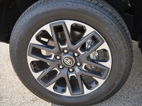 Certified 2025 Toyota Tundra Limited AWD/4WD image 15