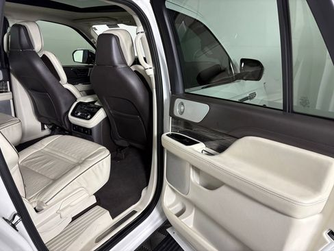Used 2020 Lincoln Navigator L Black Label w/ Cargo Convenience Package AWD/4WD image 35