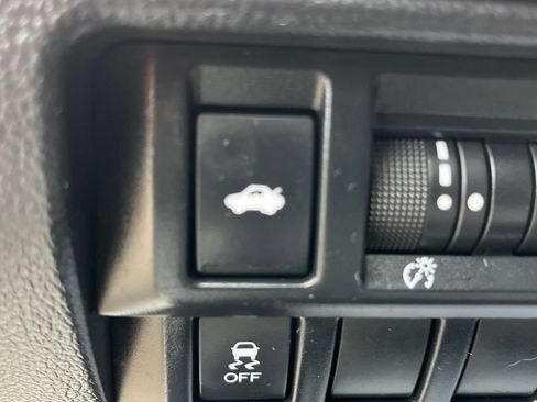 Used 2017 Subaru Legacy 2.5i Sport AWD/4WD image 24