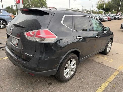 Used 2016 Nissan Rogue SV AWD/4WD image 2