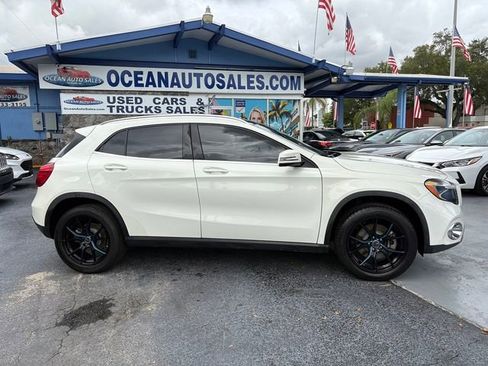 Used 2018 Mercedes-Benz GLA 250 4MATIC w/ Premium Package image 5