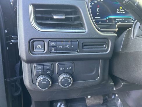 Used 2024 Chevrolet Suburban LT image 17