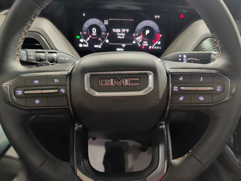 Used 2025 GMC Yukon AT4 w/ AT4 Premium Package AWD/4WD image 12