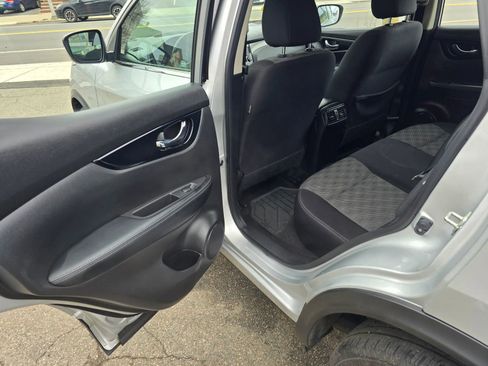 Used 2020 Nissan Rogue Sport SV w/ All-Weather Package image 11