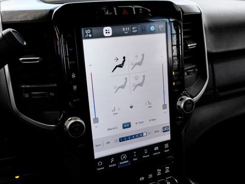 Used 2024 RAM 2500 Big Horn w/ Night Edition image 33