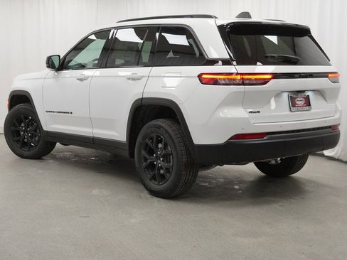 New 2026 Jeep Grand Cherokee Altitude AWD/4WD image 13