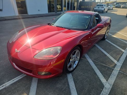 Used 2005 Chevrolet Corvette Coupe w/ Preferred Equipment Group RWD image 1