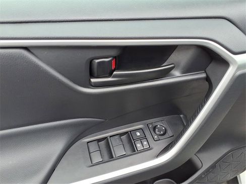 Used 2023 Toyota RAV4 LE image 13