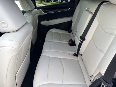 New 2025 Cadillac XT5 Sportv image 15
