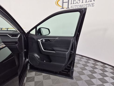 Used 2022 Toyota RAV4 LE AWD/4WD image 36