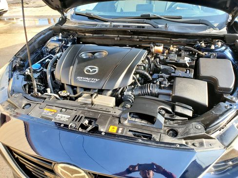 Used 2015 MAZDA MAZDA3 s Grand Touring w/ Technology Package FWD image 43