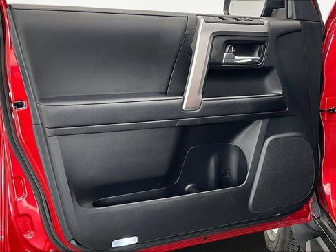 Used 2023 Toyota 4Runner SR5 Premium w/ Moonroof Package RWD image 23