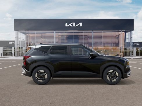 New 2027 Kia Seltos LX FWD image 7