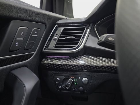 Used 2024 Audi SQ5 Prestige image 26