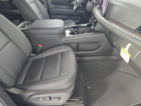 New 2026 Chevrolet Suburban LT w/ Comfort Package RWD image 16